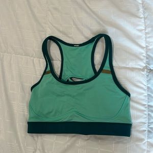 Lululemon sports bra - size 4